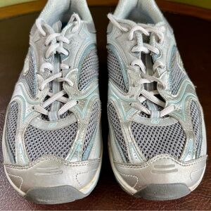 Skecher Shape Ups Walking Toning Athletic Sneaker Gray Silver Blue White Size 11